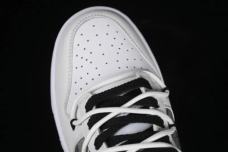 All categories Nk SB Dunk series Nk SB Dunk Low low-top sneakers Nk Dunk Low Year of the Dragon limited edition CNY Qiansi Ancient Rhyme Gift Box Silver White SB strap low-top casual sneakers DV0831-101